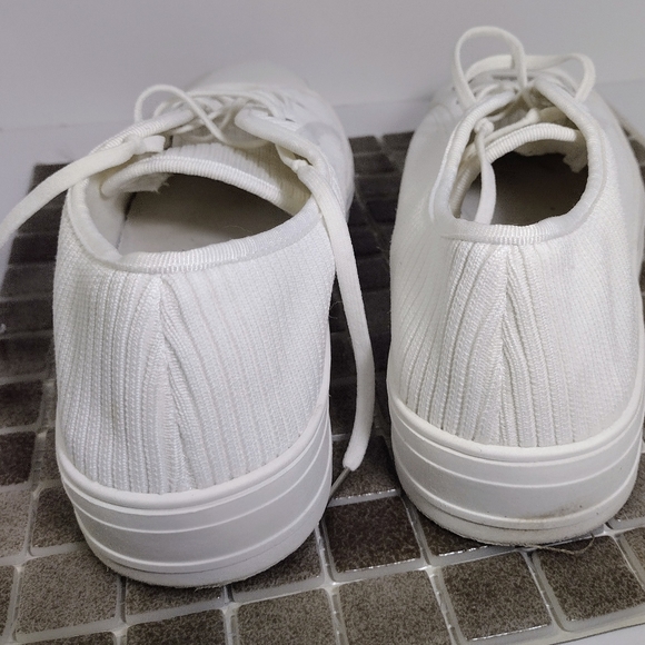Steve Madden "Vex" Platform White Ribbed Sneakers - Size 9.5. Pre-owned - Picture 5 of 12